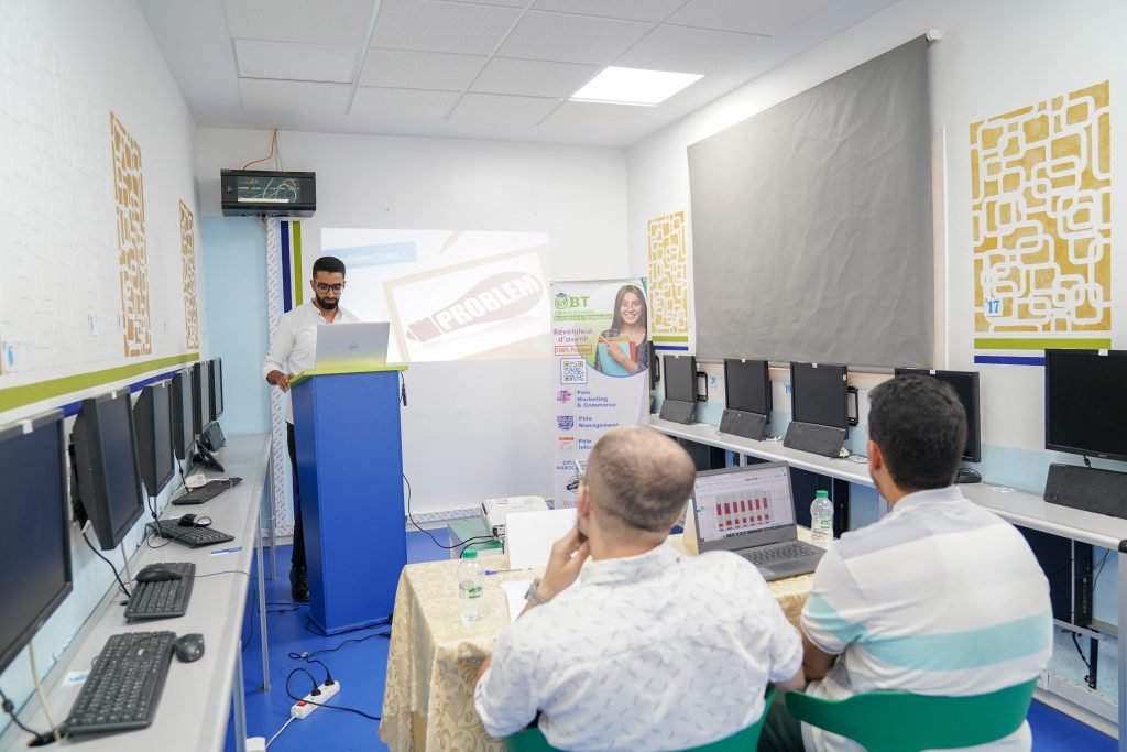 étudiants en licence professionnelle informatique Casablanca